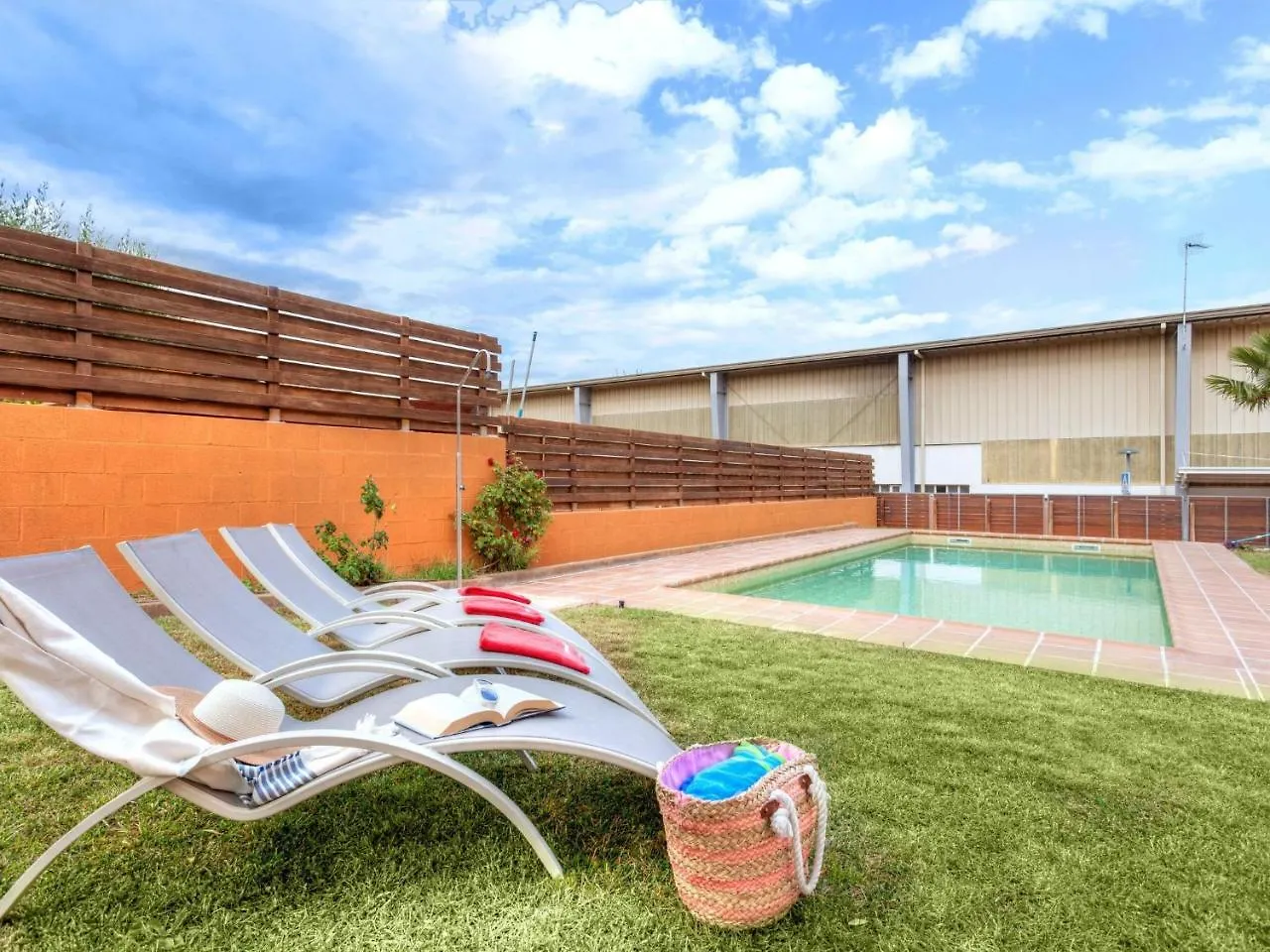 Holiday Home Villa Chari Montrás