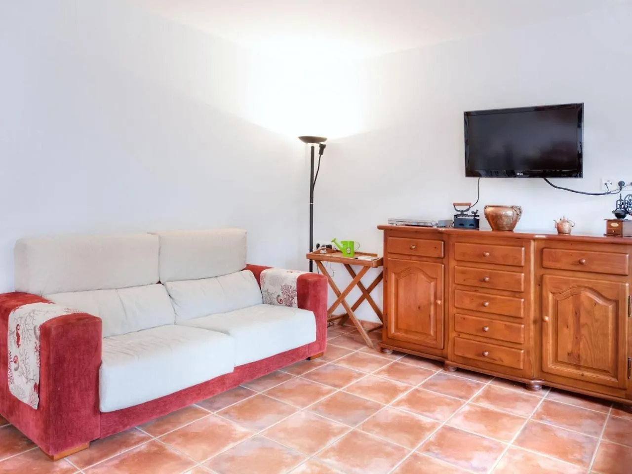 Holiday Home Villa Chari Montrás
